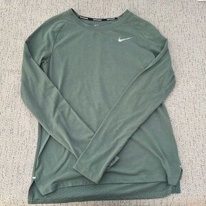 Nike running women’s long sleeve size S